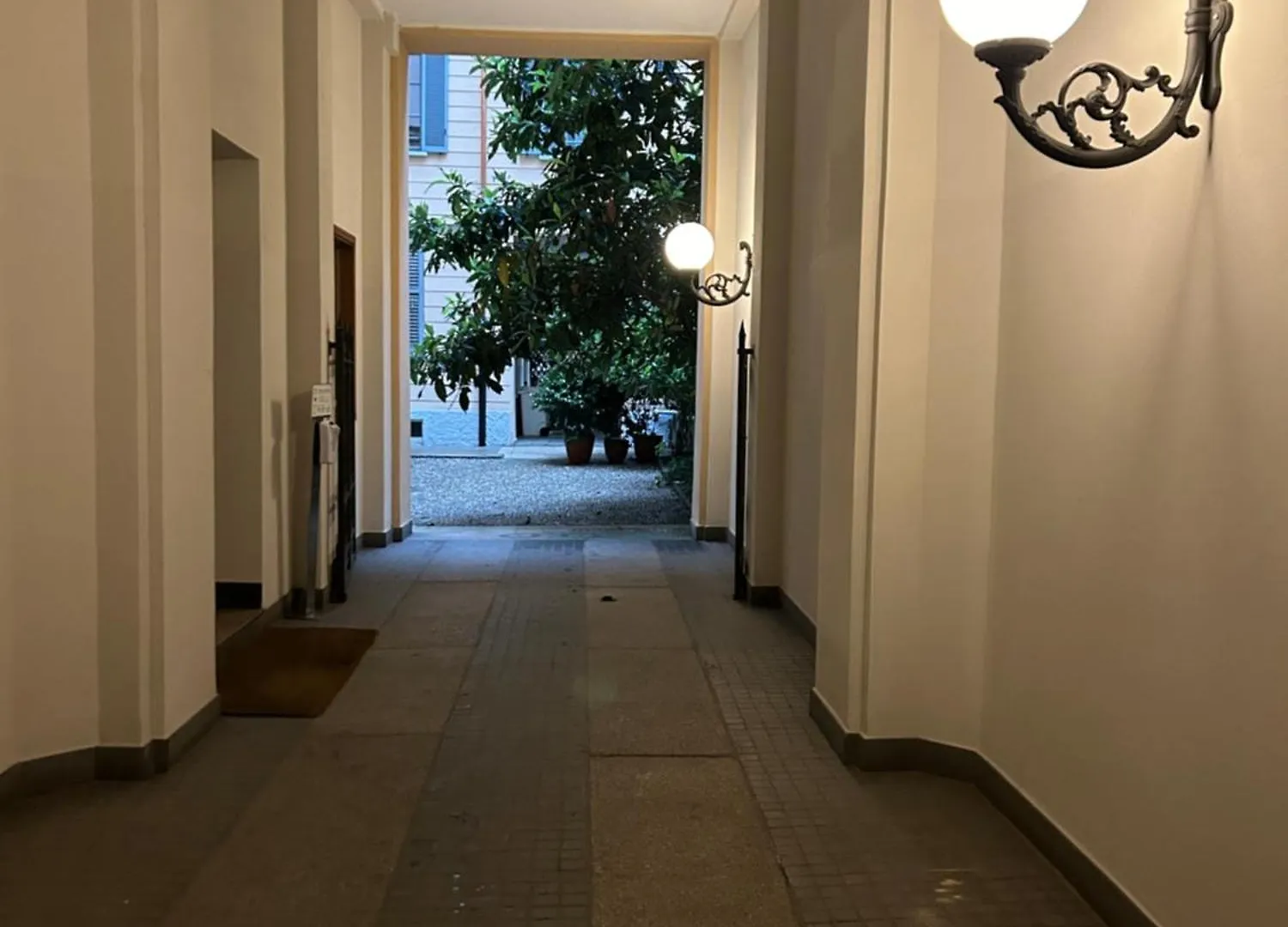 Via Monti, Cadorna Station, Historic Center Sforzesco Castle Apartment Milan