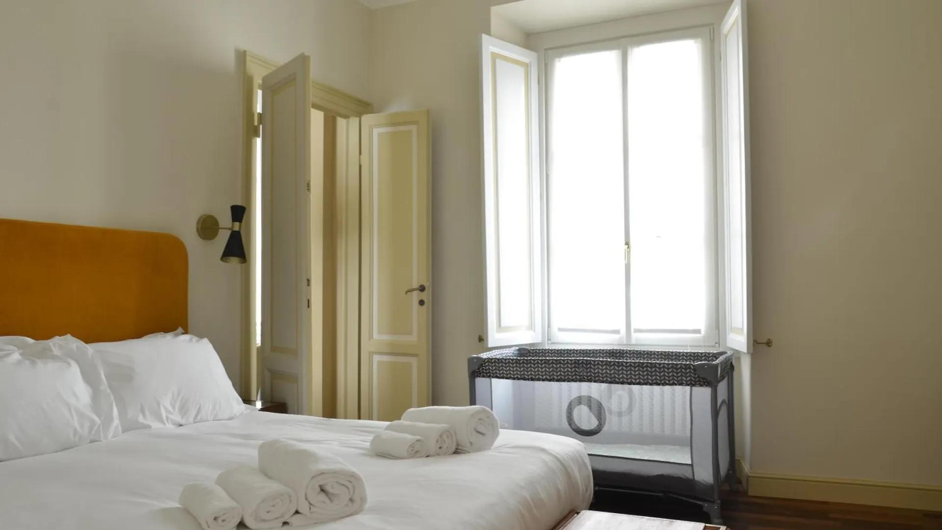 Via Monti, Cadorna Station, Historic Center Sforzesco Castle Apartment Milan