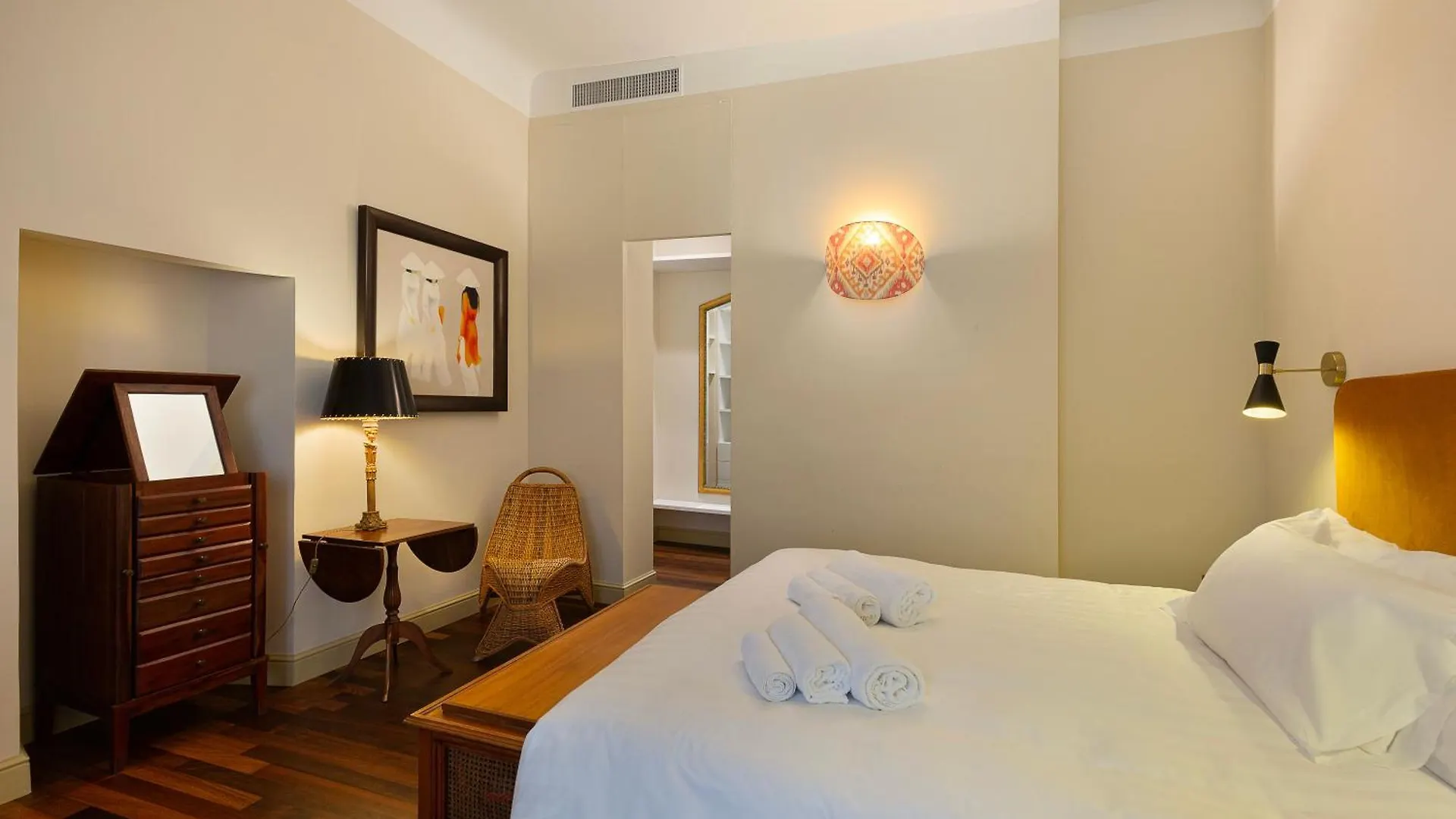 Via Monti, Cadorna Station, Historic Center Sforzesco Castle Apartment Milan